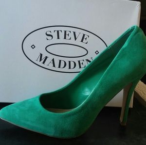 Intrude green suede pumps
